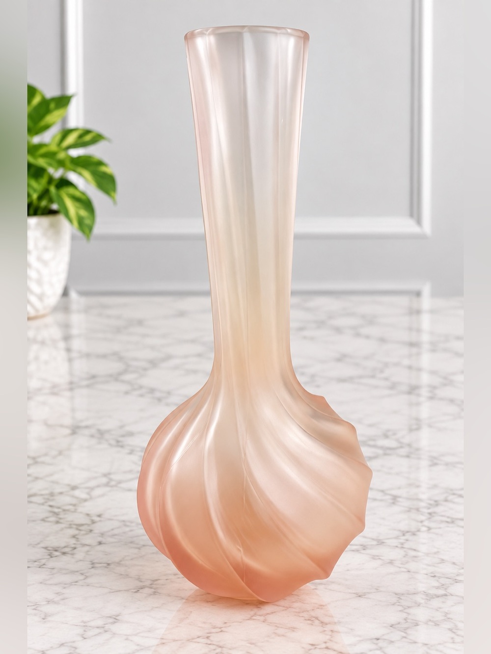Vintage Giftcraft Pink Satin Glass Bud Vase Taiwan 5.5”